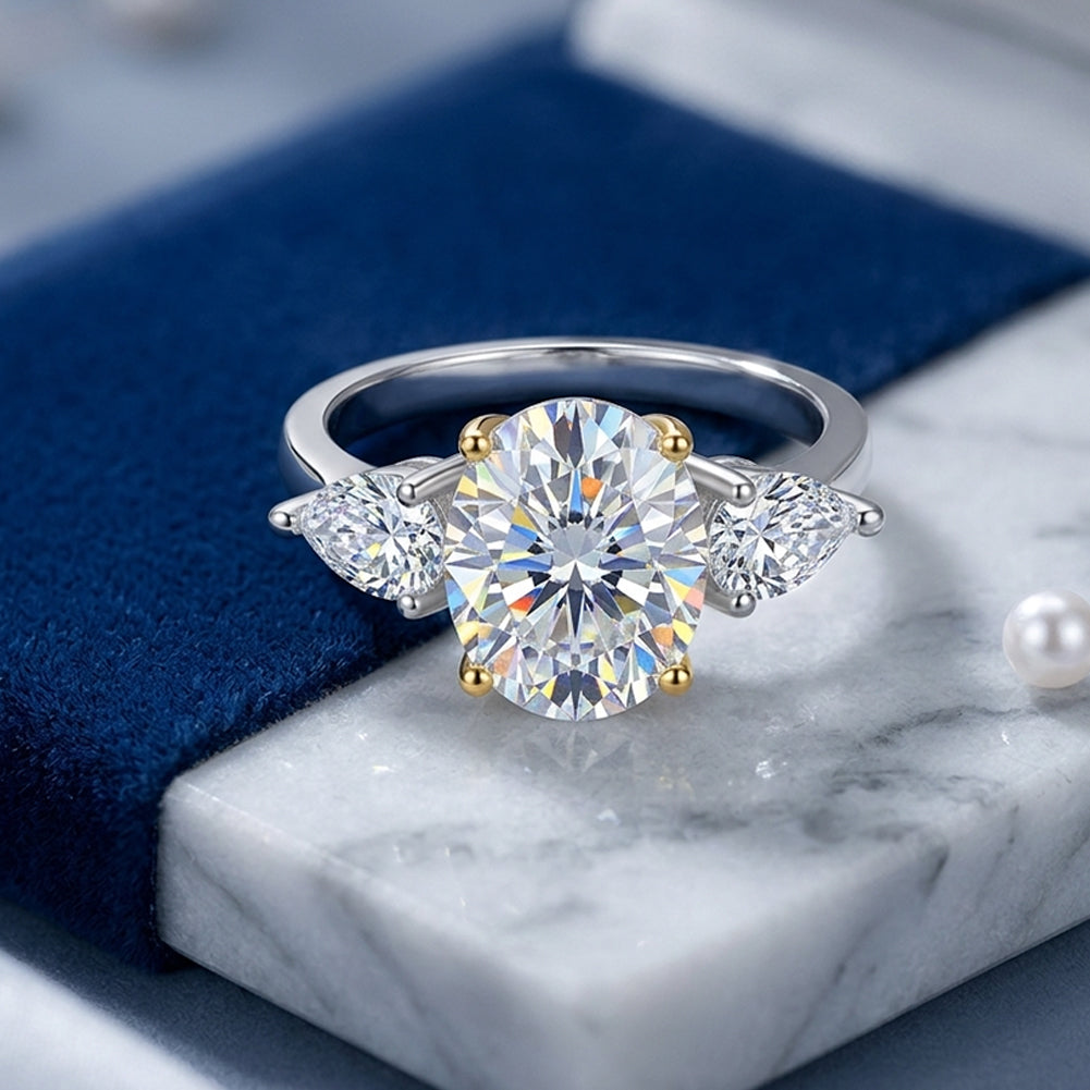 Exquisite Oval High‑Carbon Diamond Ring in Platinum Plating
